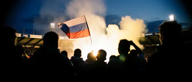 Политический скандал на поле: российский триколор спровоцировал стычки на матче «Динамо» — ПАОК