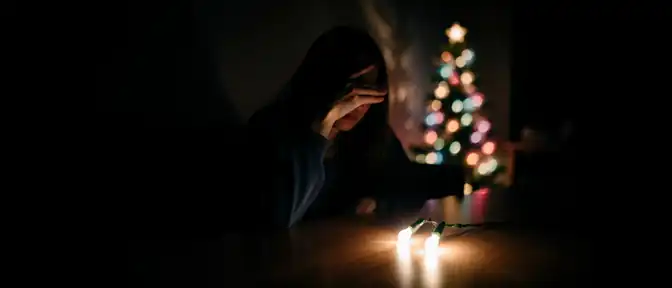 Риски новогоднего декора: почему праздничные гирлянды провоцируют мигрень и зрительное утомление